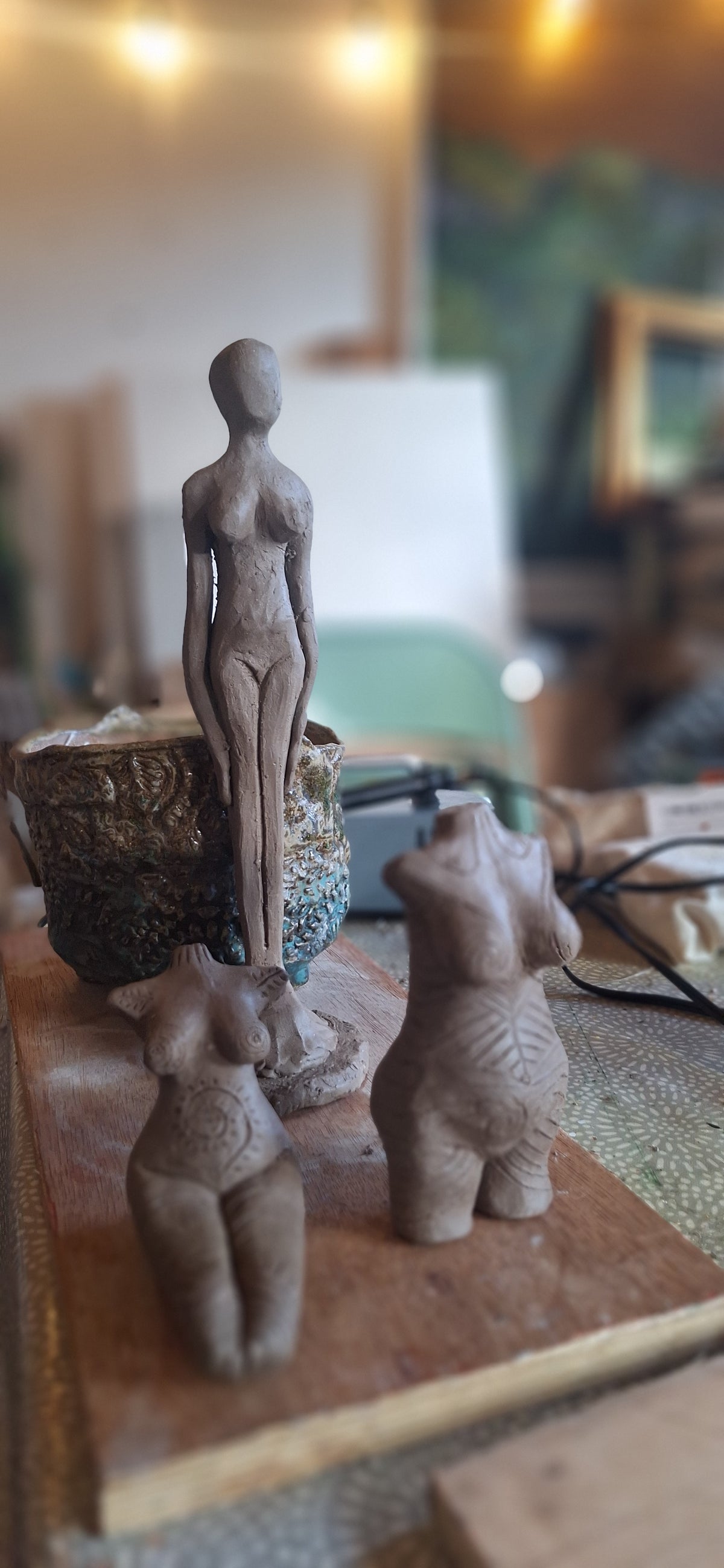 Create Art and Chat               A social art Club for adults and over 18's